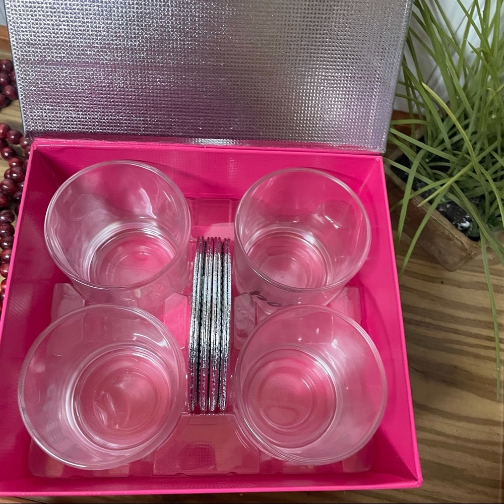Set of 4 Glassware Party Drink Cups with coasters